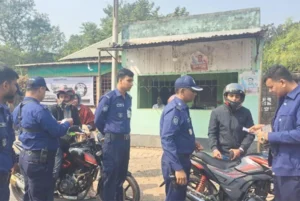 গোয়ালন্দে পুলিশের বিশেষ চেকপোস্ট কার্যক্রম