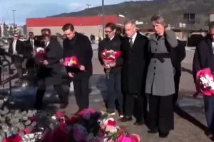 কানাডার ব্রিটিশ কলম্বিয়ায় ভয়াবহ স্কুল শুটিংয়ের ঘটনায় শোক সভা