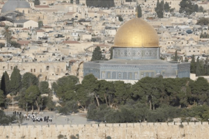 রমজানে আল-আকসায় প্রবেশ সীমিত করছে ইসরায়েল