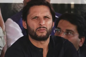 বাবর-শাহীন-শাদাবকে ছেটে ফেলতে বললেন আফ্রিদি