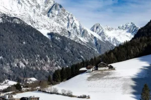 অস্ট্রিয়ায় তুষারধসে প্রাণ গেল আরও দুইজনের