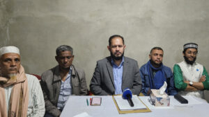 পটিয়ায় টিসিবি কার্ড দিয়ে ভোটারদের প্রভাবিত করার অভিযোগ