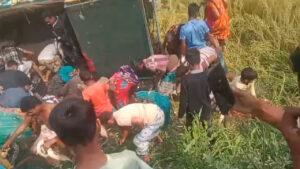 সিরাজগঞ্জে মাছ বোঝাই নছিমন চাপায় শিশুর মৃত্যু