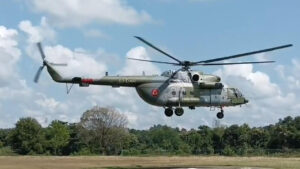 রাঙামাটির দুর্গম ভোটকেন্দ্রে হেলিকপ্টারে পাঠানো হলো নির্বাচনী সরঞ্জাম‎