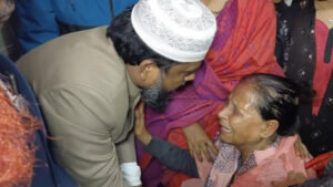 জামায়াতের প্রার্থীকে পেয়ে কান্নায় ভেঙে পড়লেন রমেশ চন্দ্রের স্ত্রী