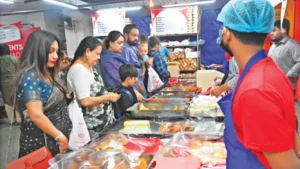 বেইলি রোডে বাহারি ইফতারি